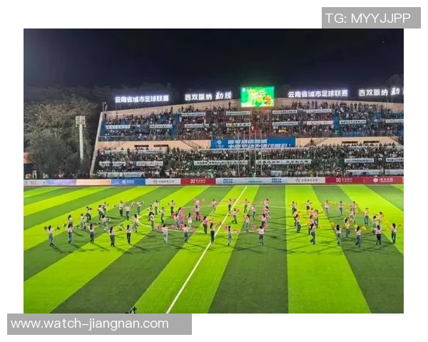 足球场上激情四溢球员拼搏梦想成真球迷欢呼声震天响让我们一起为足球喝彩